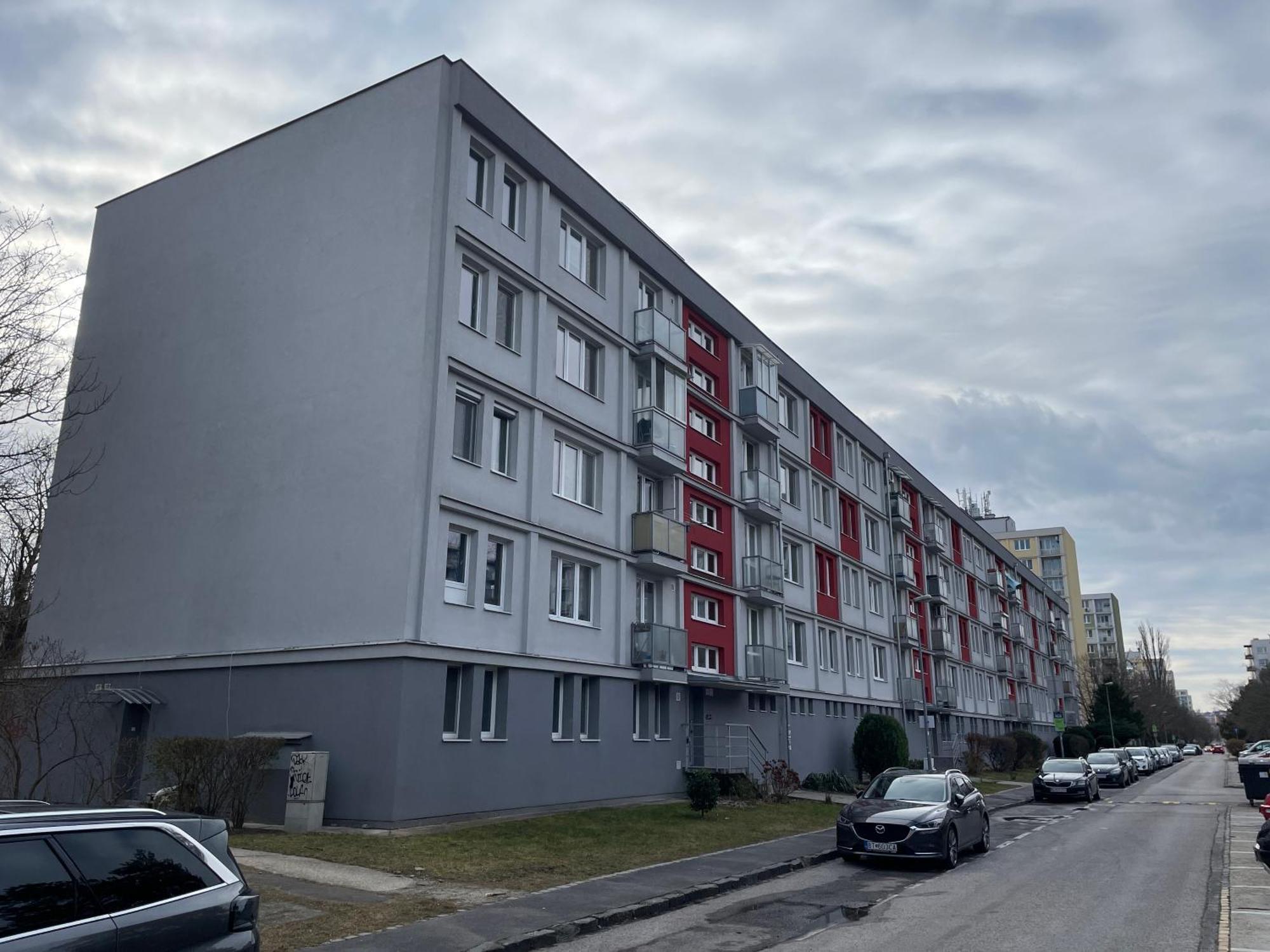 Cozy Self Check-In Apartment In Vibrant Ruzinov Area, Komarnicka 42, Bratysława Zewnętrze zdjęcie